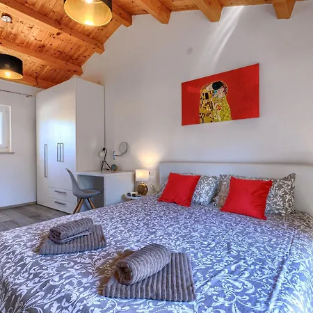 Kristina By Interhome Pula